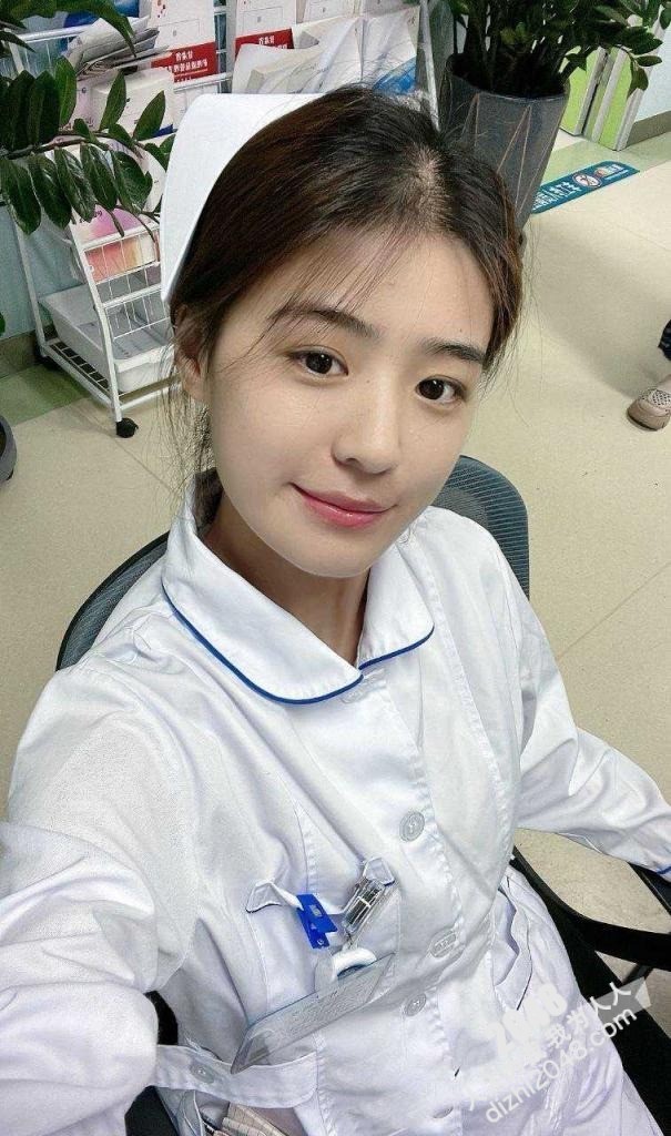 绿帽男曝光自己的护士前女友薛文菁长相清纯的女神 内心竟然如此饥渴淫荡