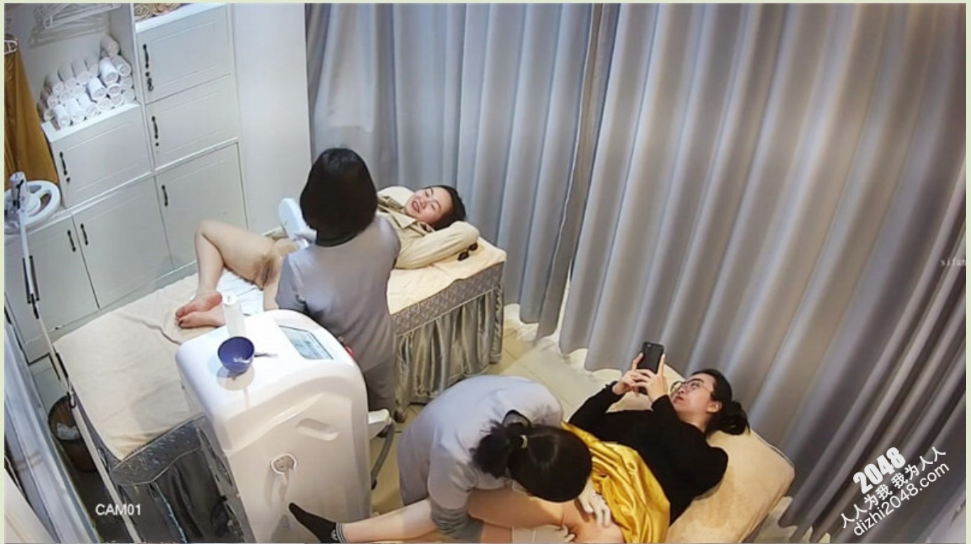 高级美容中心内部监控破解偷拍几个来做阴部护理的美少妇小黑鲍直接秒变粉嫩的无毛小嫩B