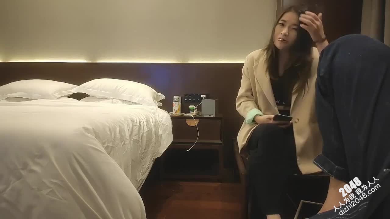 [MP4/ 995M] 漂亮轻熟女 好痒宝贝 你都没射累啦要不要等一下再搞 这样不好意思