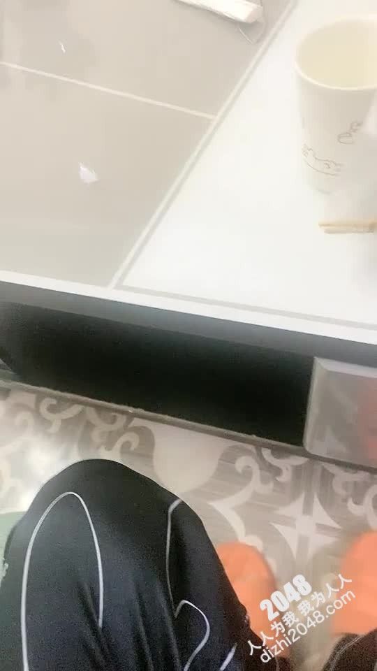 [MP4/ 487M] “爸爸，你好大啊，顶到底了”对白淫荡土豪高价定制，小情侣开房露脸性爱边拍边做