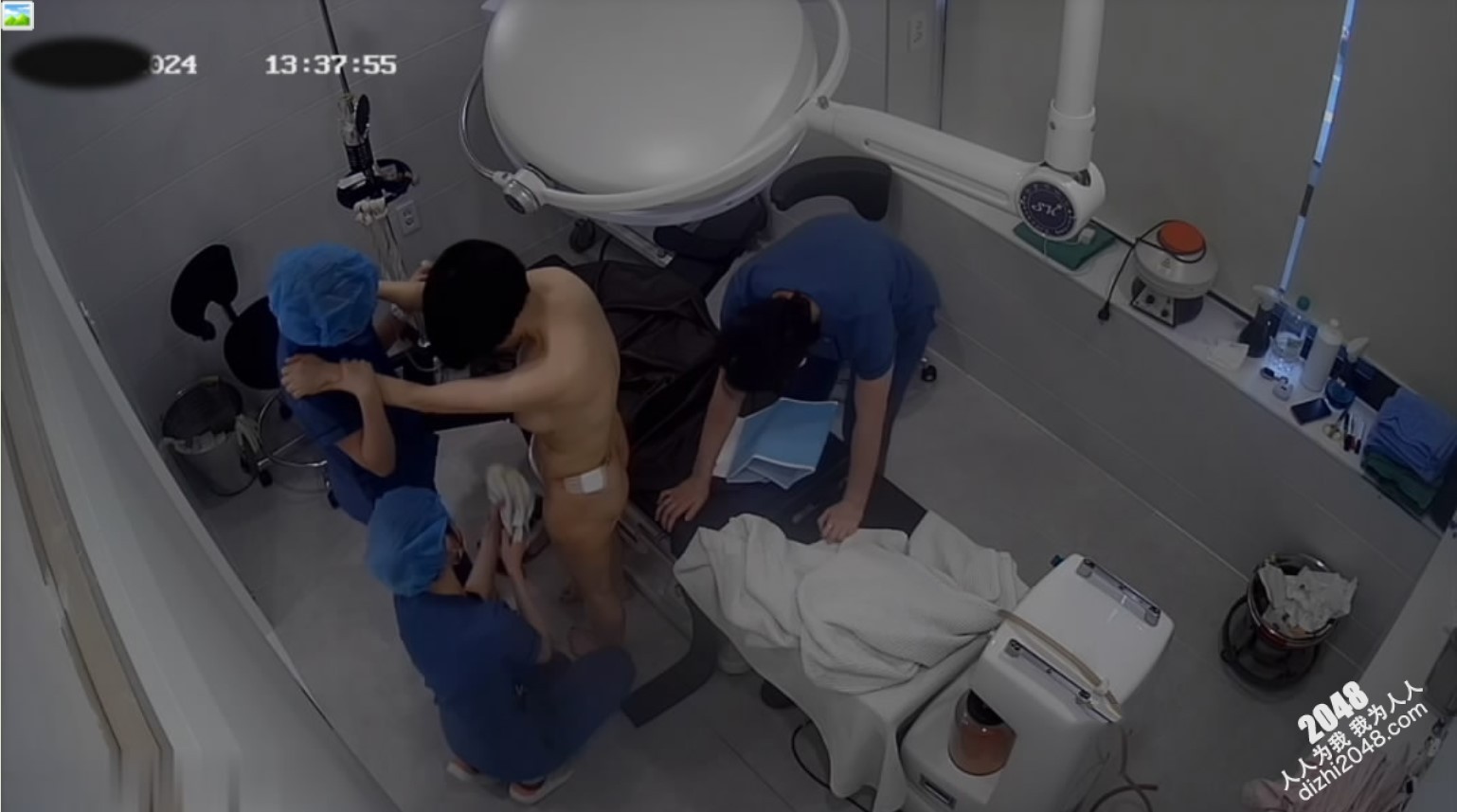 新流出黑客破解整形医院手术室监控摄像头偷拍美女丰胸美臀手术速度还挺快的
