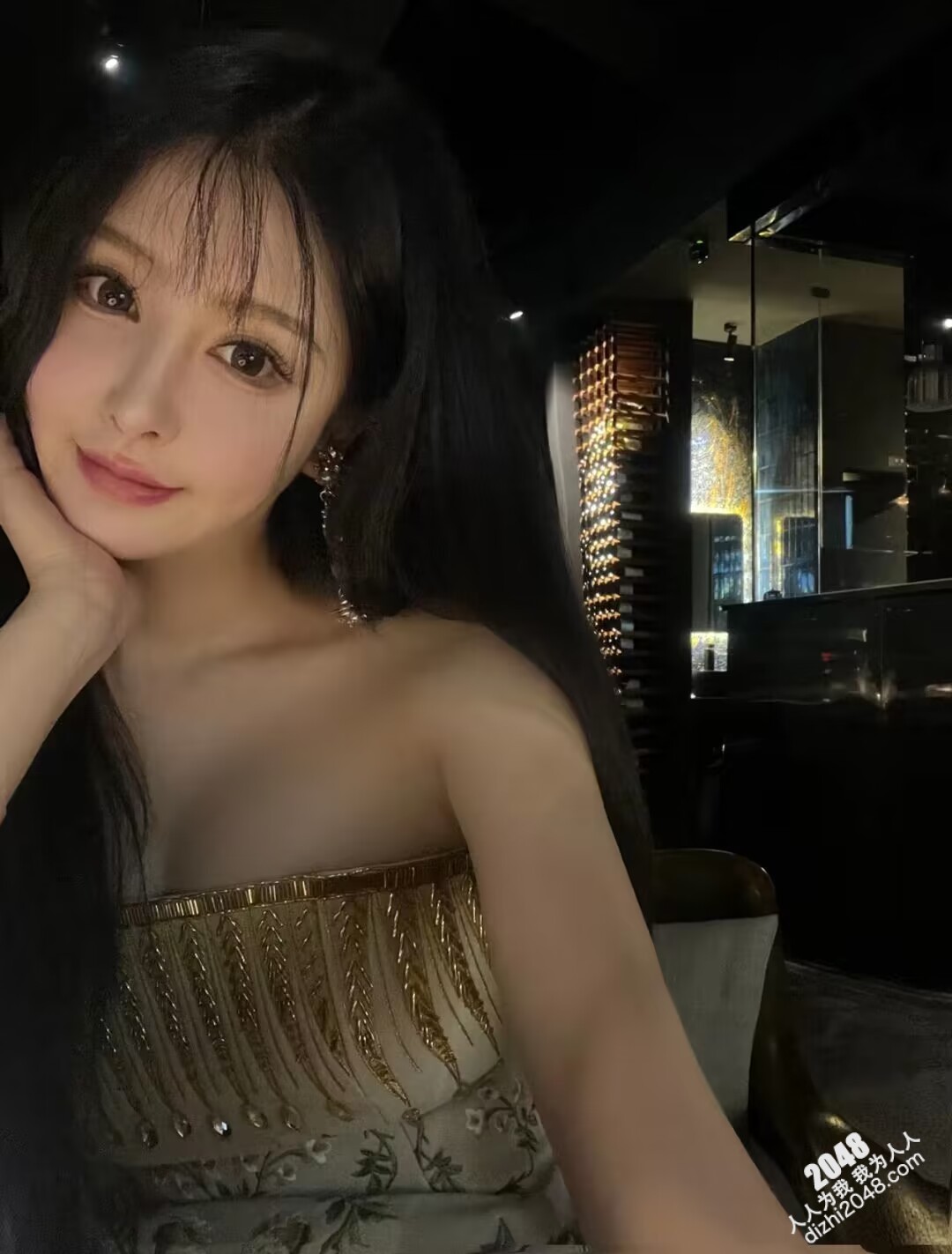 背德人妻 用大鸡巴卸下她的高冷外表 见证她和平时不一样的一面