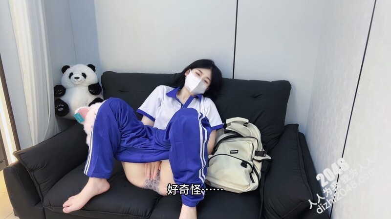 【青春校服】萌崽儿老板的高中女儿沦为性爱玩物,吃完春药超主动骑坐榨精叔叔狂插白虎小穴内射