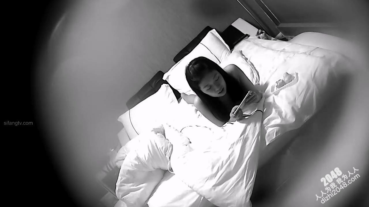 [MP4/1.03G]6-22经典酒店偷拍 情侣开房，清纯女友面对舔逼男友毫无抵抗力，乖乖被操