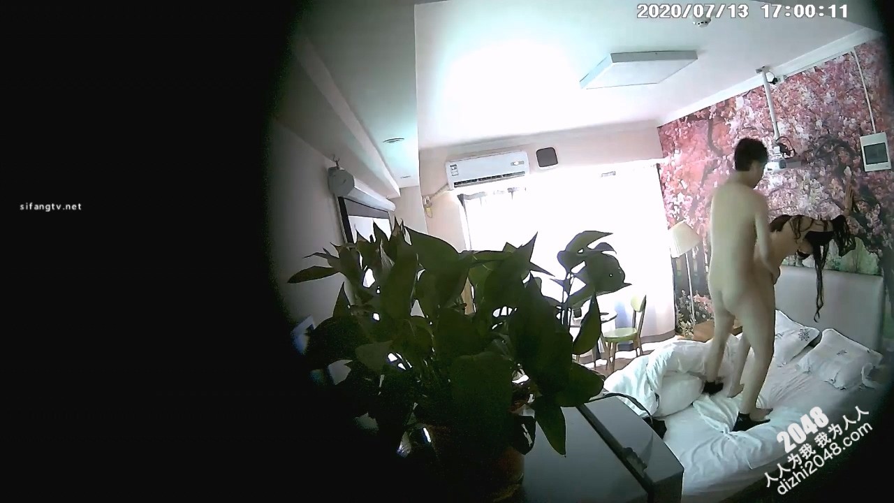 [MP4/2.11G]7-13经典酒店偷拍 史上最美气质清纯美女和帅气男开房，站着后入啪啪很带劲