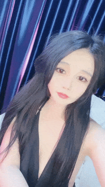 网红性感美女！丰乳肥臀！一线天美穴，拨开珍珠内裤摇摆，多毛骚穴假屌抽插，搞得小穴好湿】