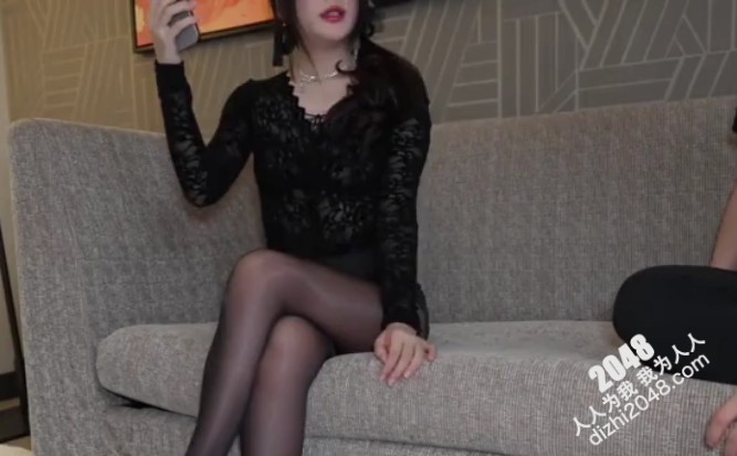 【MP4】[国产自拍]AAP-0416 【餅干姐姐】被弟弟的同學侵犯淩辱 乳頭在刺激下羞恥變硬 小穴被姦出白漿太舒服了 騎乘內射子宮