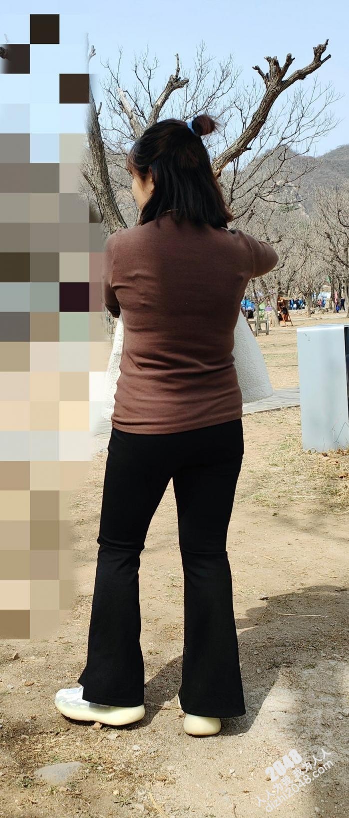 约炮熟女人妻[21P+2V]