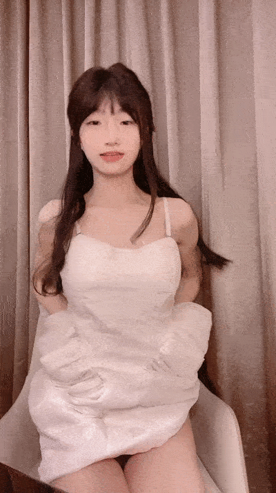 【優片】甜美尤物美少女!今天难得秀一波!白裙情趣装,扒开内裤多毛】