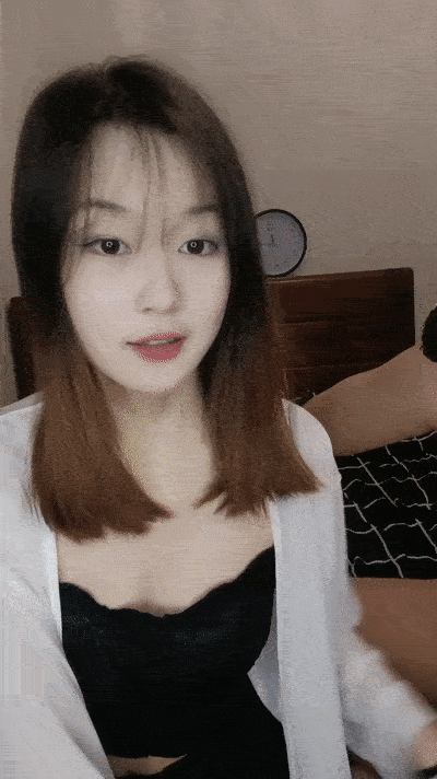 【優片】文静甜美颜值妹妹!激情大战头套男!黑丝美腿足交,按着脑袋深喉