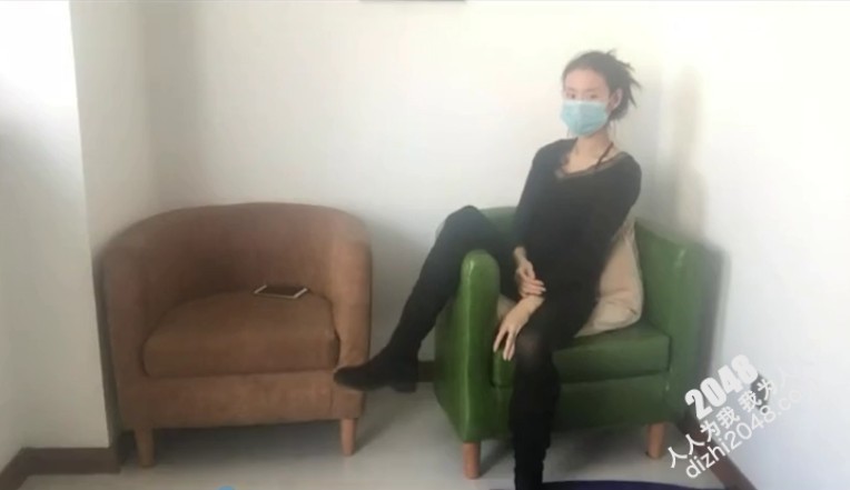 【MP4】[国产自拍]AAP-0455 被穿長靴美女踩踏射在靴子上