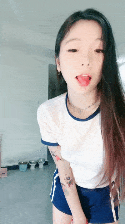 【優片】甜美小姐姐骚的很!白色丝袜美腿!双指扣入小穴,跳蛋假屌双管齐下】