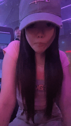 【優片】【03年安琪拉】，酒吧嗨喝醉，厕所全裸狂吐，酒店开房自慰