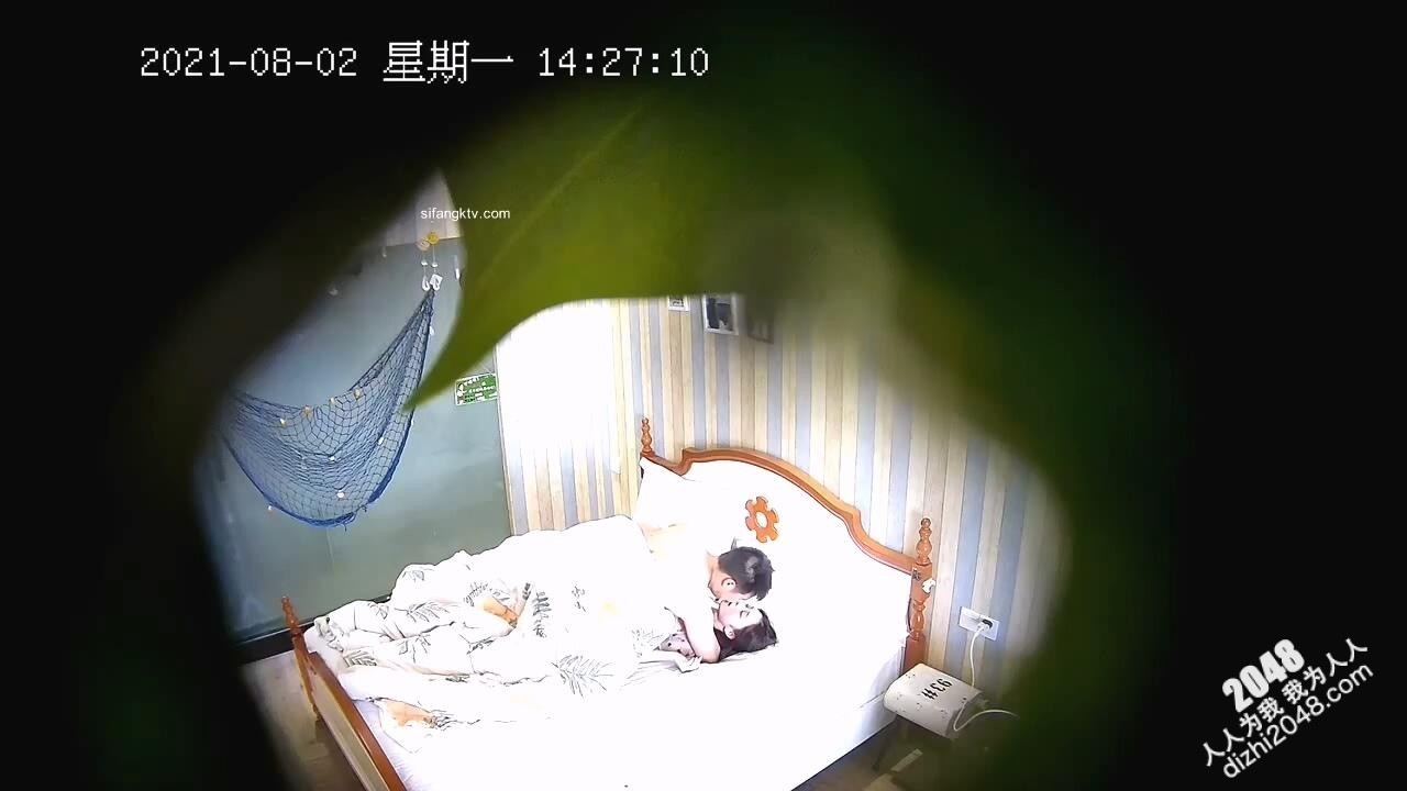 [MP4/1.35G]8-2经典酒店偷拍 极品女神被强壮男友各种姿势操翻，鸡巴粗时间久是个女人都喜欢