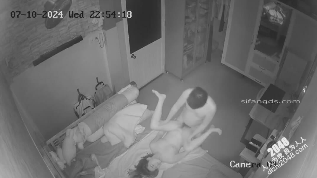 [MP4/1.18G]黑客破解家庭偷拍年轻情侣的日常性生活