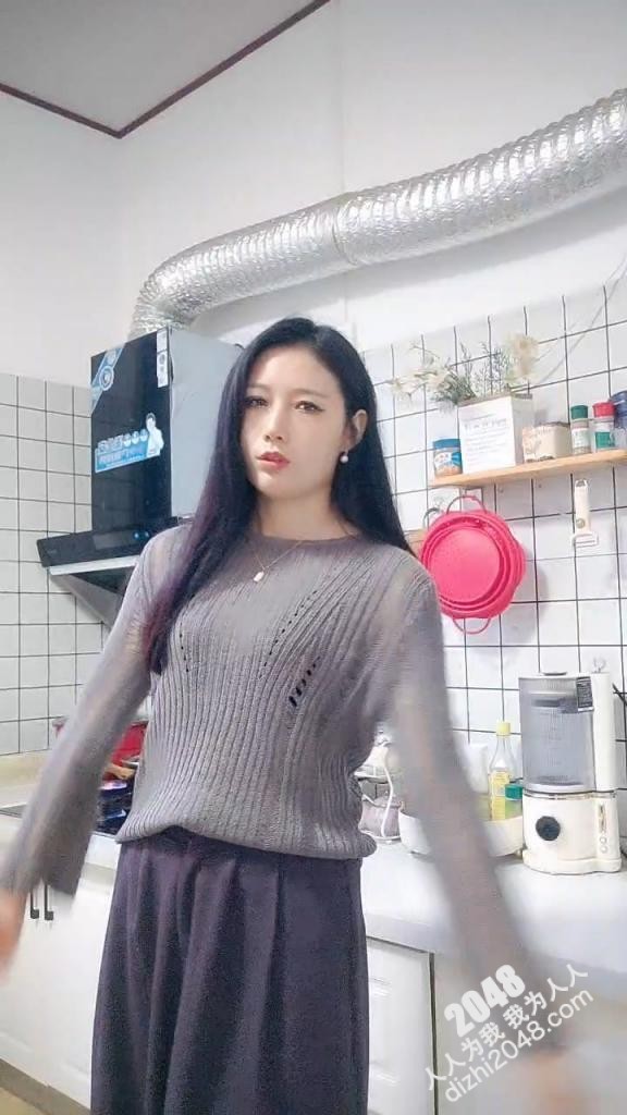 【優片】良家美少妇露脸一个人在家偷偷的发骚,全程露脸化妆台前脱光