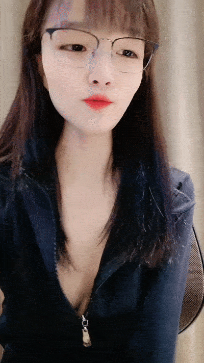 【優片】老牌骚女主播!眼镜骚母狗!酒店约炮收费房