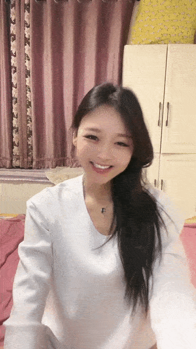 【優片】新人下海美女!酒瓶插穴自慰!连体渔网袜】