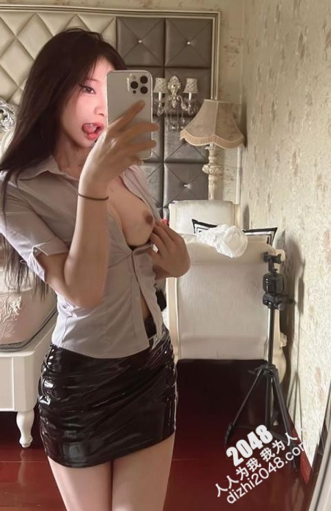 美乳气质大骚女[26P]