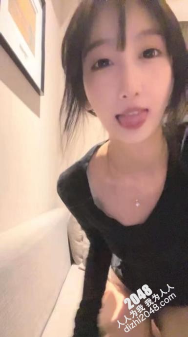 【優片】原來的高人氣顔值主播終于回來秀了 ,新年首秀
