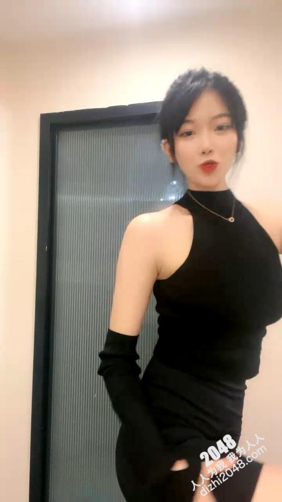 【優片】高顔值網紅女神全程露臉大秀直播，頂級尤物才藝表演，性感火辣裸舞