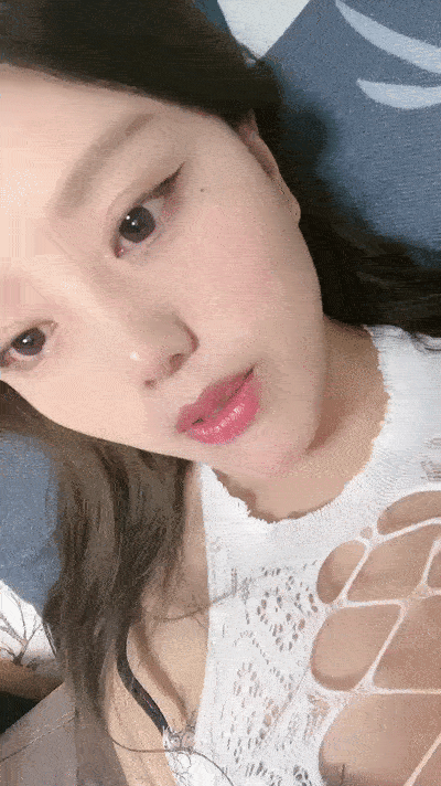 【優片】極品顔值美女小魚幹!外表甜美騷的很!脫光光炮友玩穴,側入抽插