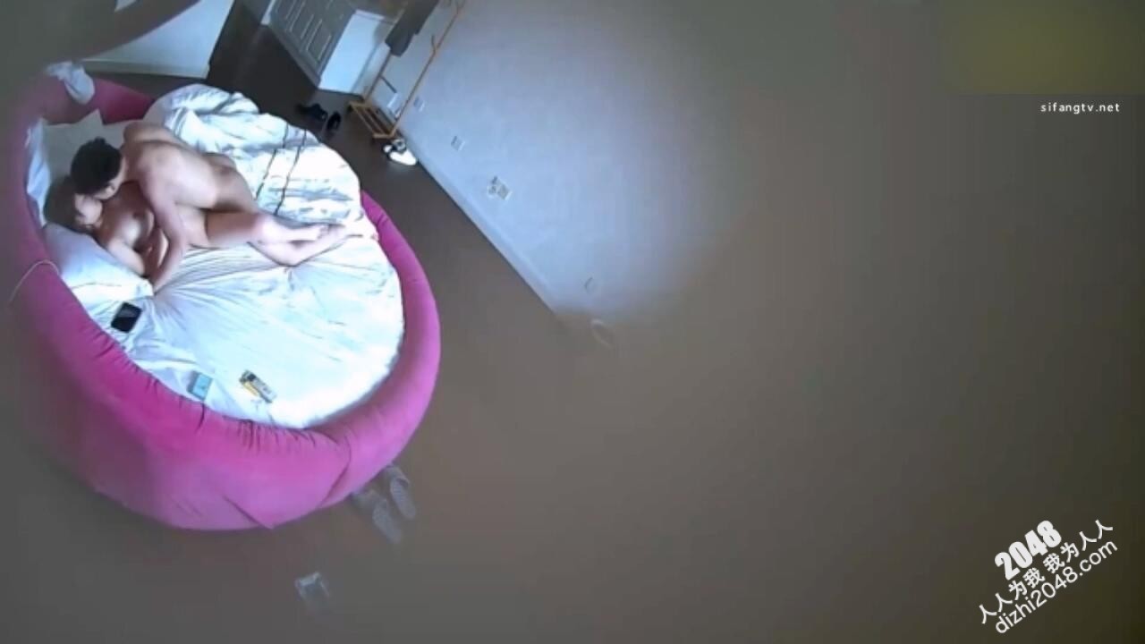 经典酒店偷拍 欲望情侣缠绵拥吻,大肉棒已经急不可耐干骚逼